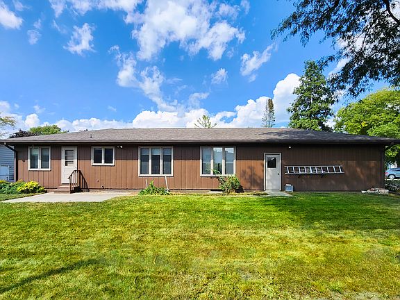 4th image of 2207 McKinley Ct