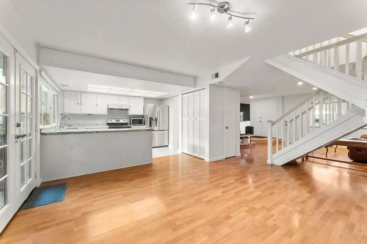 Building Photo - 7108 Coral Gables Cir