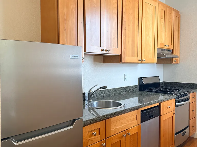 955 Hyde St #8 — Photo 4