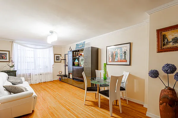 Sold by Yup Realty LLC | media 34