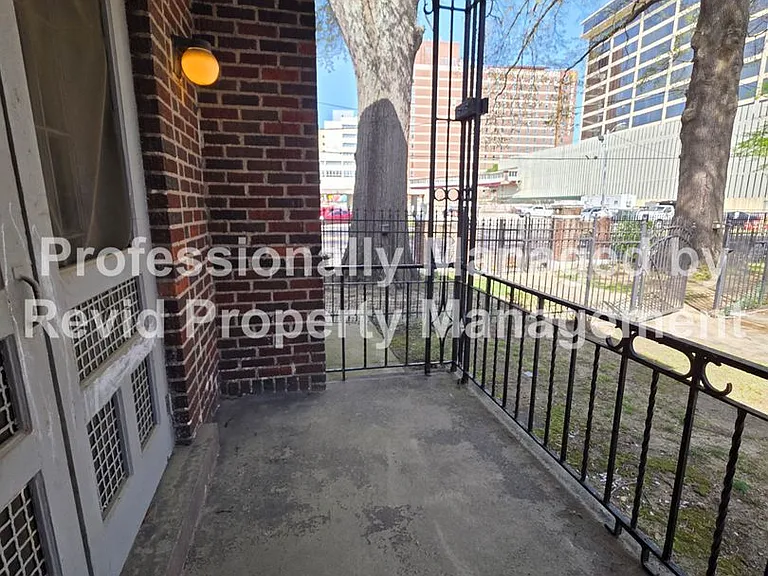 220 S. Cleveland St — Photo 69