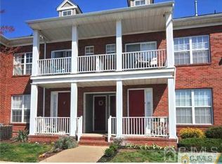 41 Central Square Park #41, Metuchen, NJ 08840