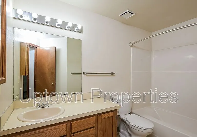 1516 SW Dewitt St #1516 — Photo 13