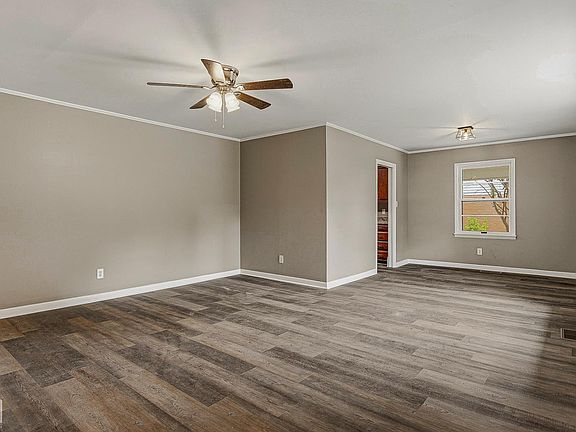 4th image of 1108 Terry Ln