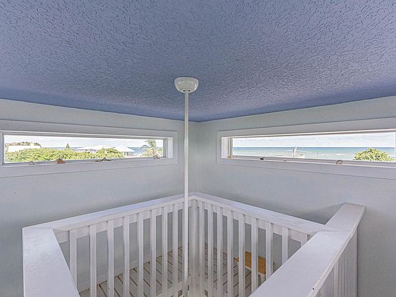 3rd image of 1810 E Sandpiper Rd