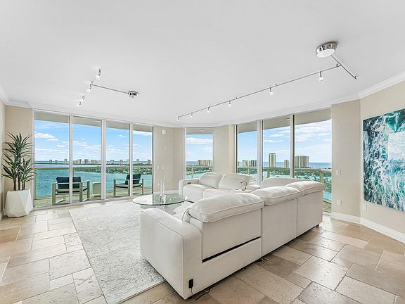 2nd image of 2650 Lake Shore Drive #2106