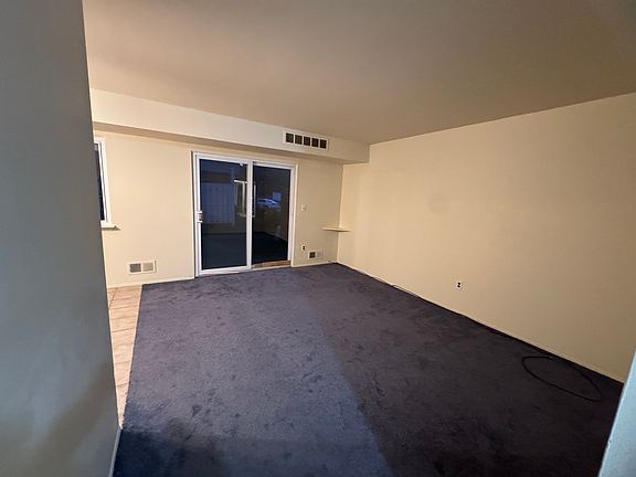 3rd image of 15716 Dupage Blvd