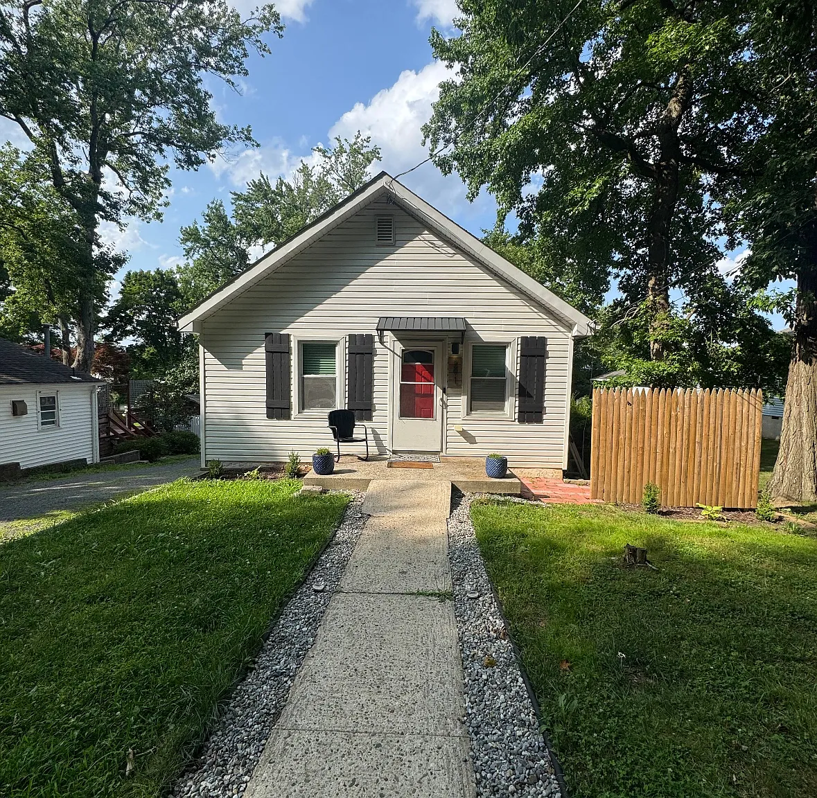 291 Hillside Ave — Photo 1