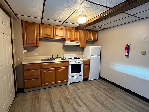 3rd image of 512 E High St #4