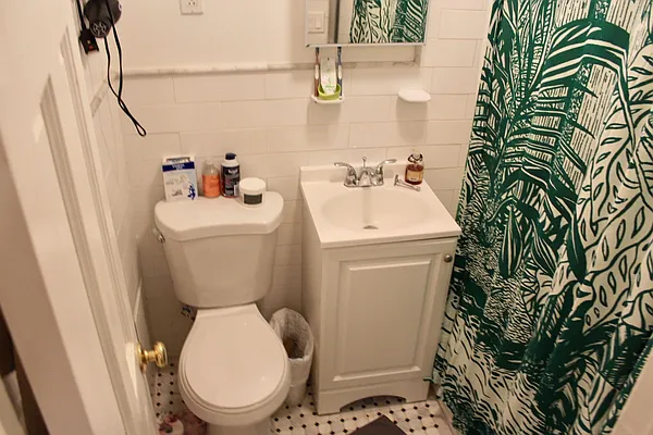 Rented by Keller Williams NYC | media 28