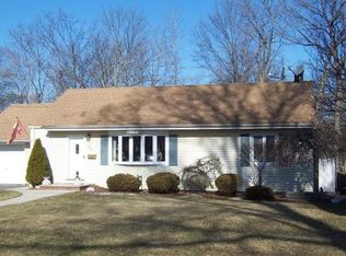 138 S Hill Rd, Colonia, NJ 07067