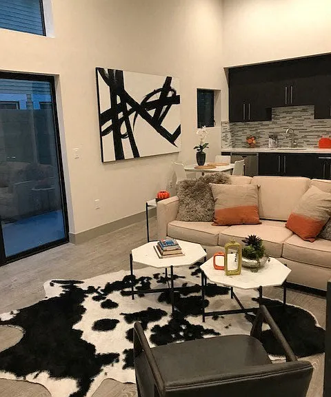 115 S Saint Andrews Pl — Photo 6