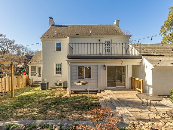 5th image of 4105 17th St NW