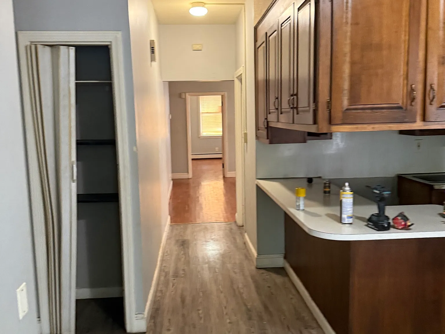 3 bed, 1.0 bath, 1427 sqft, $1,900 — Photo 4