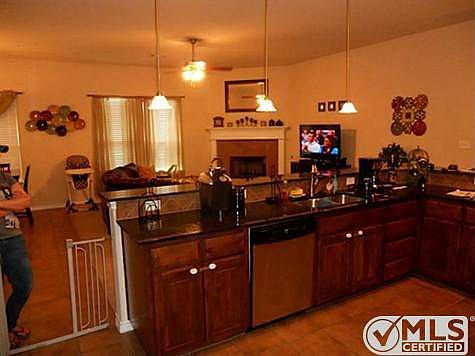 5th image of 1120 Hidden Lake Dr