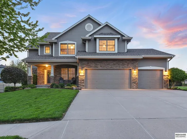 10248 Emiline St, La Vista, NE 68128