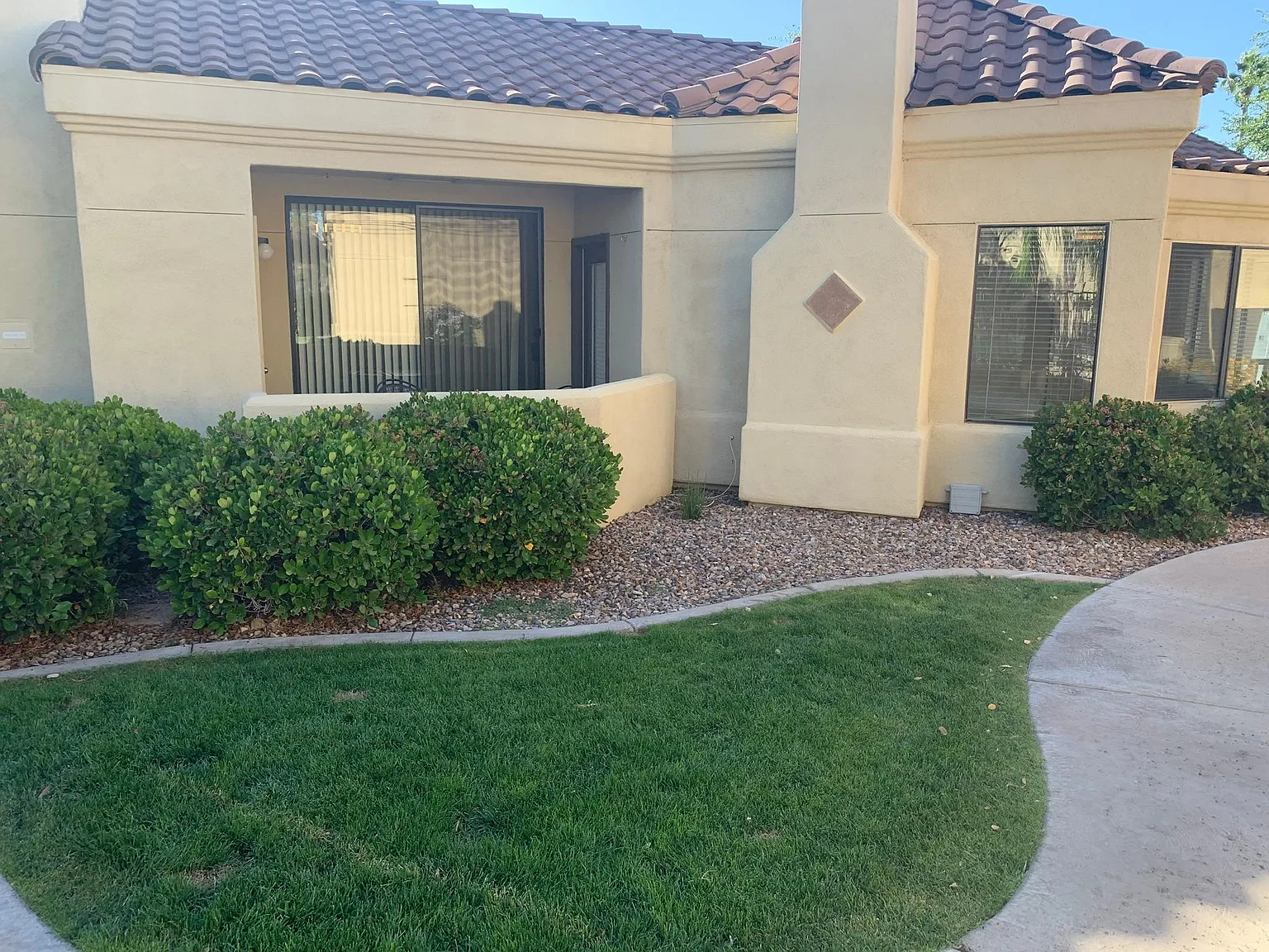3 bed, 1200 sqft, $2,350 — Photo 2