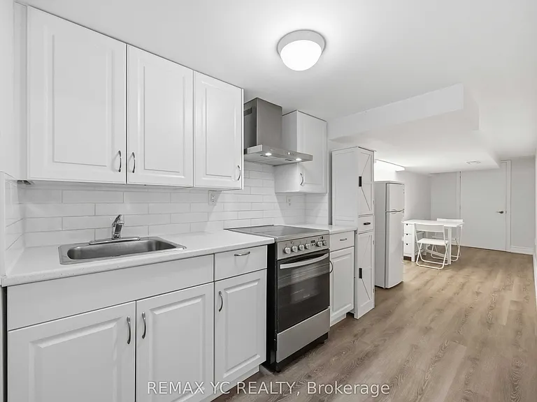 140 Laramie Cres #BASEMENT — Photo 7