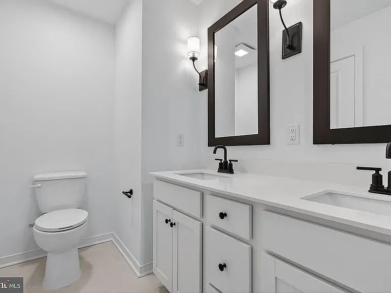 64 Silverbell Ave — Photo 14