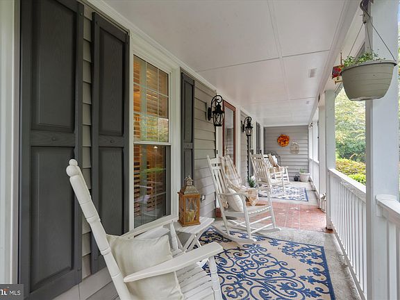 3rd image of 2308 Popkins Ln