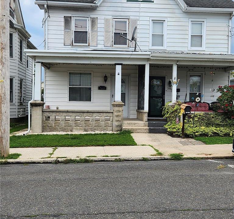 1st image of 388 S 2nd St