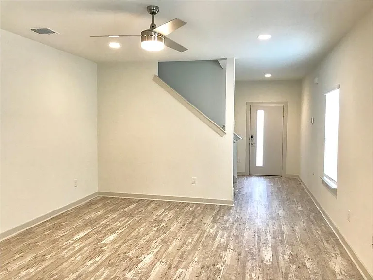 10408 Fulton Ave — Photo 3