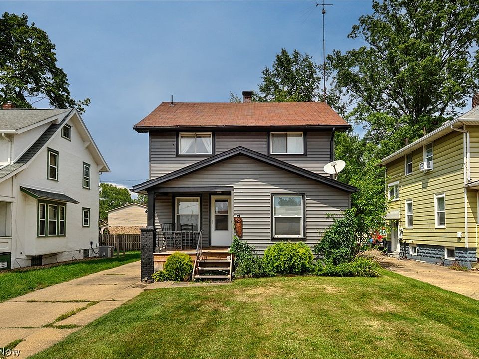 1st image of 1529 Longfellow Ct NE