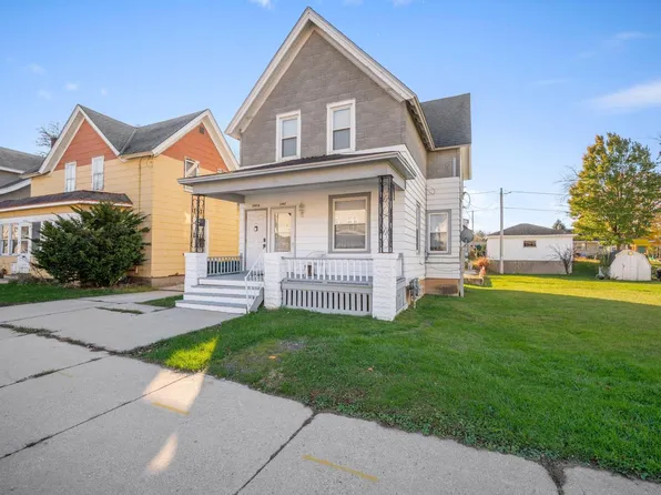 1047 W Washington STREET, West Bend, WI 53095