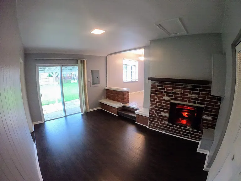 23085 Floral St — Photo 6