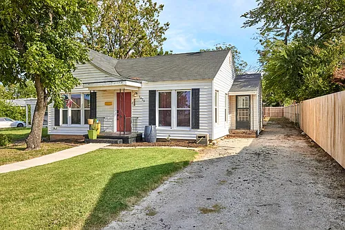 1425 Cedar Crest Dr Photo 1