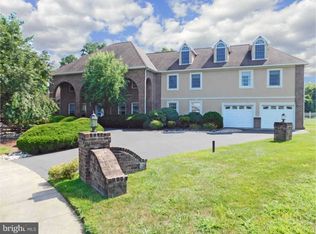 1745 Autumn Leaf Ln, Huntingdon Valley, PA 19006