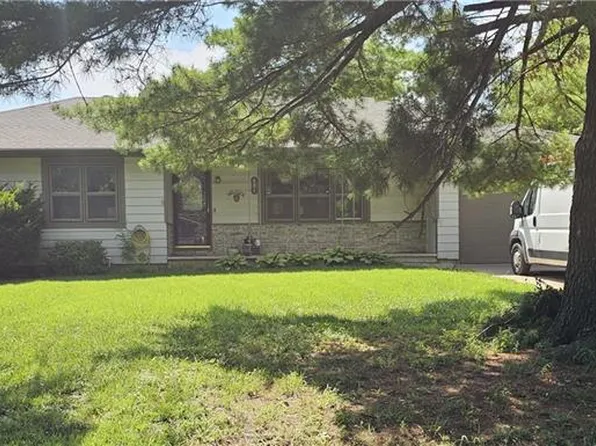 401 S Washington St, Spring Hill, KS 66083
