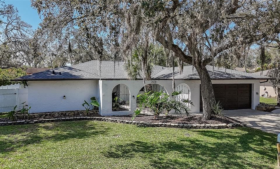 1st image of 7608 Laurel Oak Ct