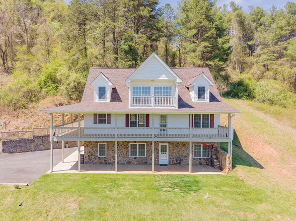 4723 Pleasant Grove Rd, Galax, VA 24348