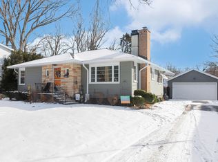 121 Pomeroy Ave, Crystal Lake, IL 60014