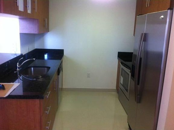 3rd image of 601 NE 23rd St APT 701