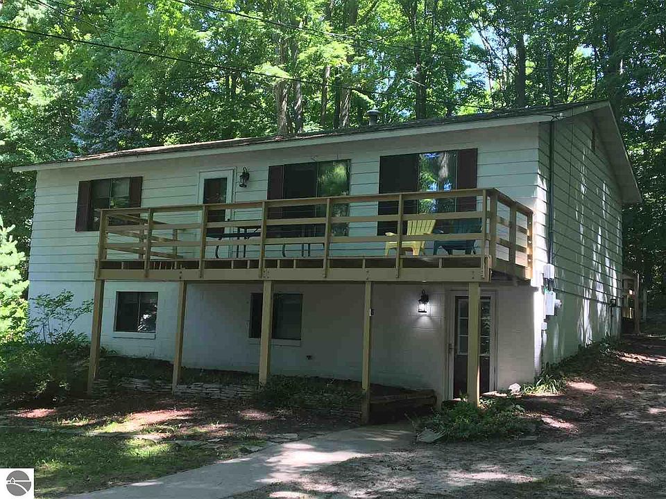 1st image of 5245 SE Torch Lake Dr