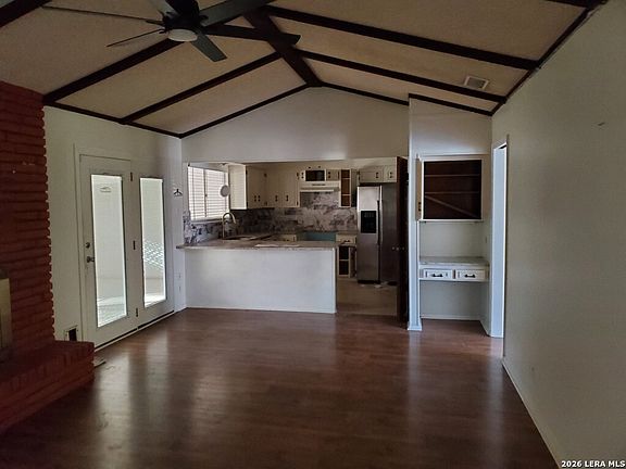 4th image of 303 Cordoba Dr