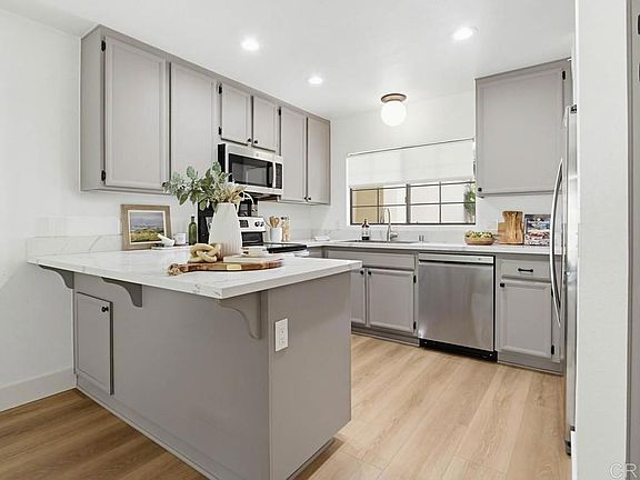 2nd image of 3156 Vista Rica