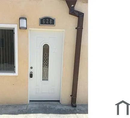 628 W 59th Pl — Photo 1