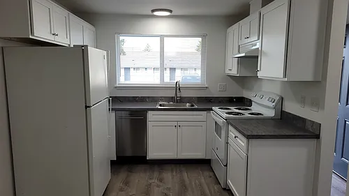 21800 SE Alder Dr Photo 1