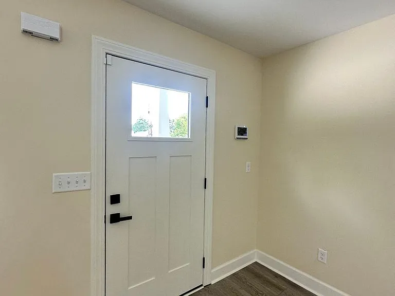 522 Addison Ave — Photo 7