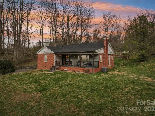 181 Dogwood Ln, Spruce Pine, NC 28777