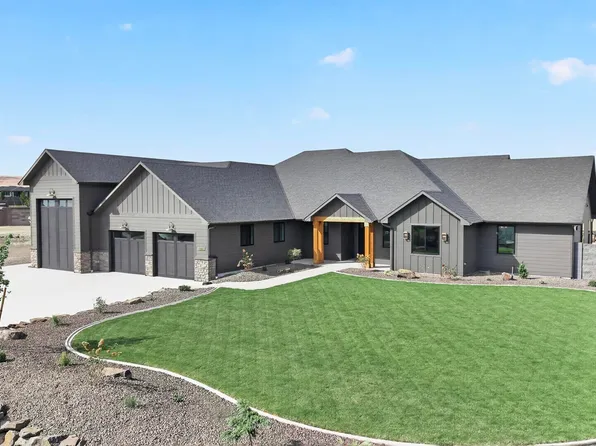 13012 S Steeplechase Dr, Kennewick, WA 99338