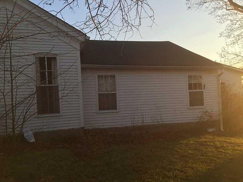 2nd image of 216 N Center St