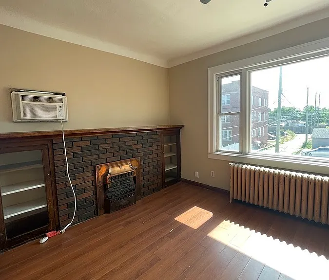 538 Louis Ave #4 — Photo 5