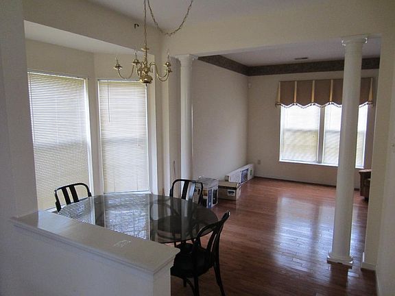 4th image of 2980 Queensland Dr