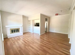 728 Bering Dr #10, Houston, TX 77057
