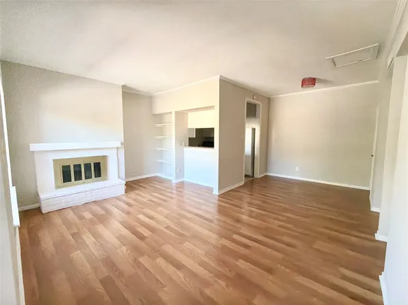 728 Bering Dr #10, Houston, TX 77057