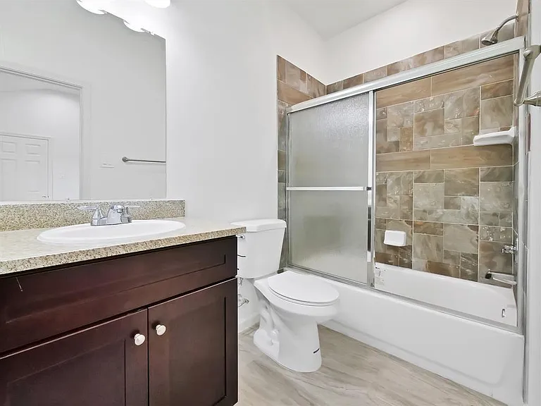 226 Woodbridge Ln — Photo 12